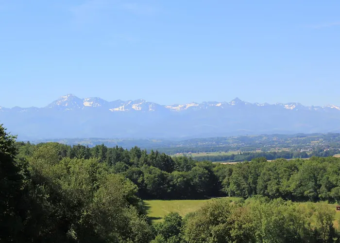 Hello Pyrenees Castelvieilh